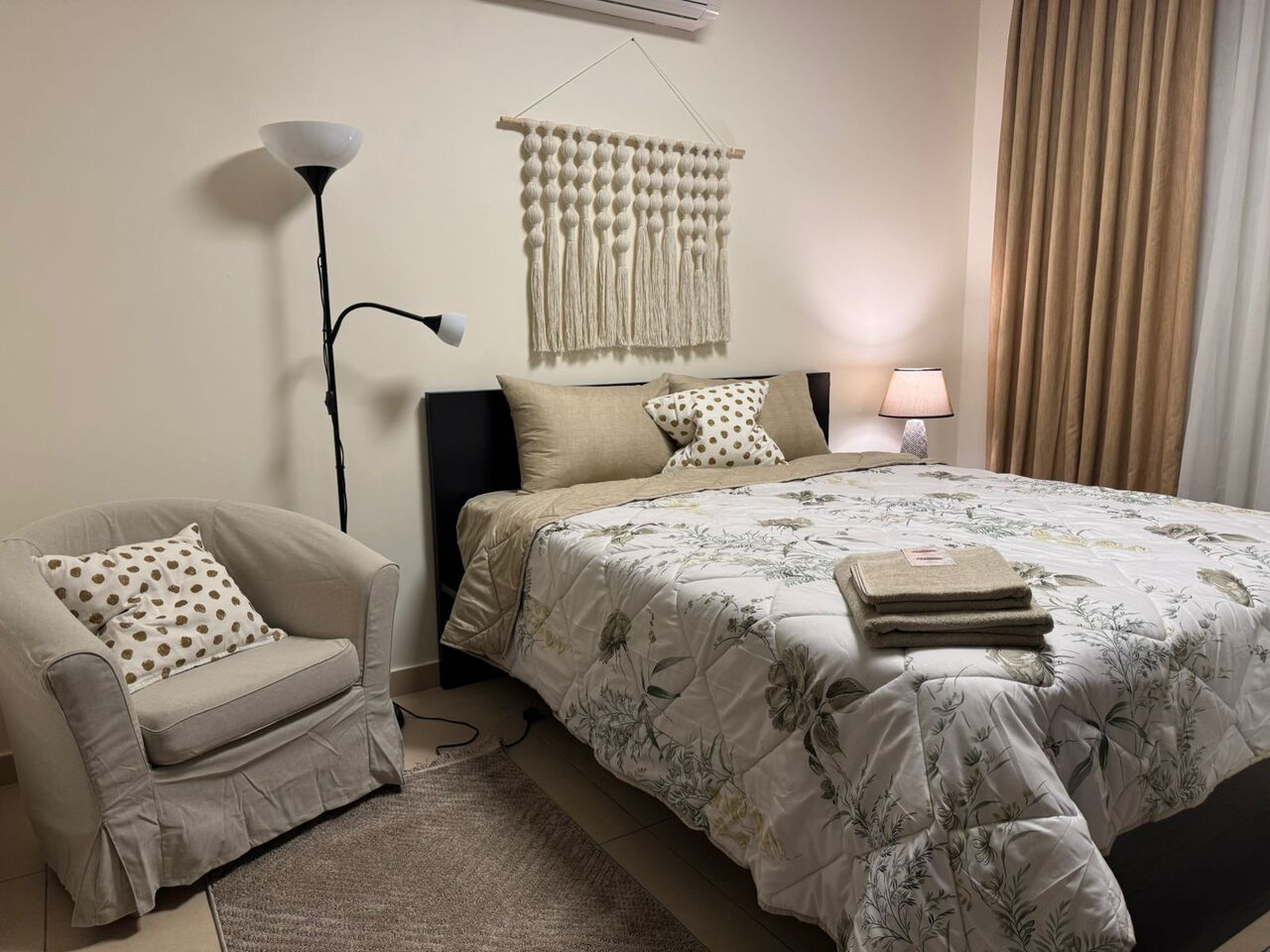 Abdoun, Apartments, Flats, Houses & Villas, JOD 24000/year,  Furnished,  3 BR,  Ground Fully Furinshed 3B Apartment With Outside Garden In Abdoun 00962777688956