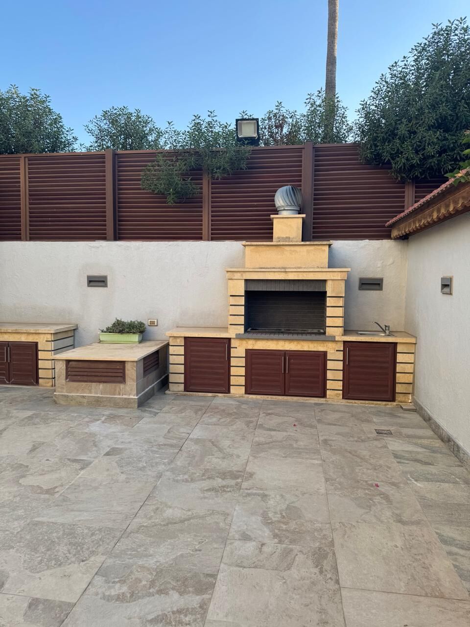Abdoun, Apartments, Flats, Houses & Villas, JOD 24000/year,  Furnished,  3 BR,  Ground Fully Furinshed 3B Apartment With Outside Garden In Abdoun 00962777688956