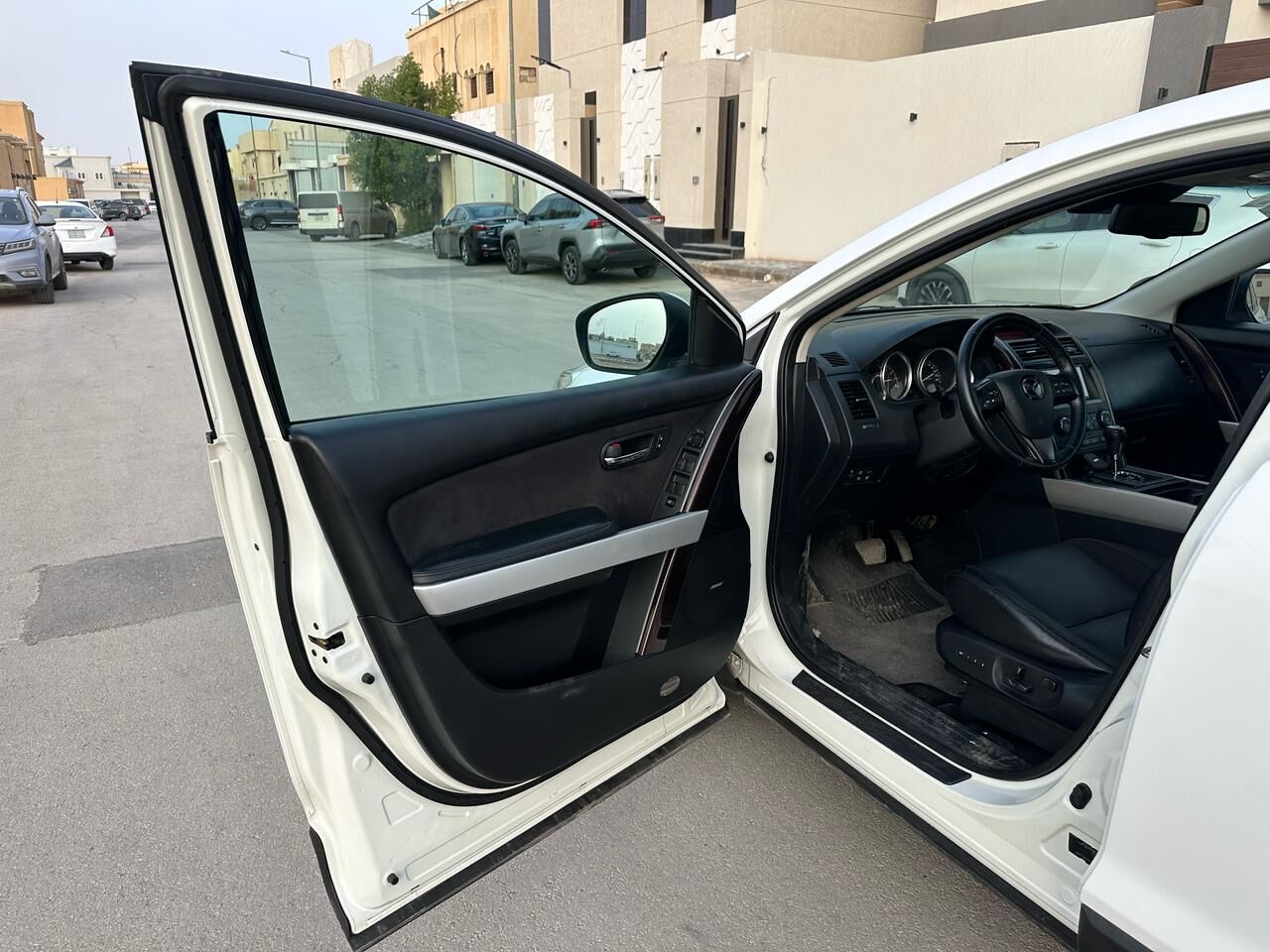 Riyadh, Vehicles, Cars & Trucks , SAR 33000,  Mazda CX-9,  2015,  Automatic,  245000 KM,   Full Option For Sale