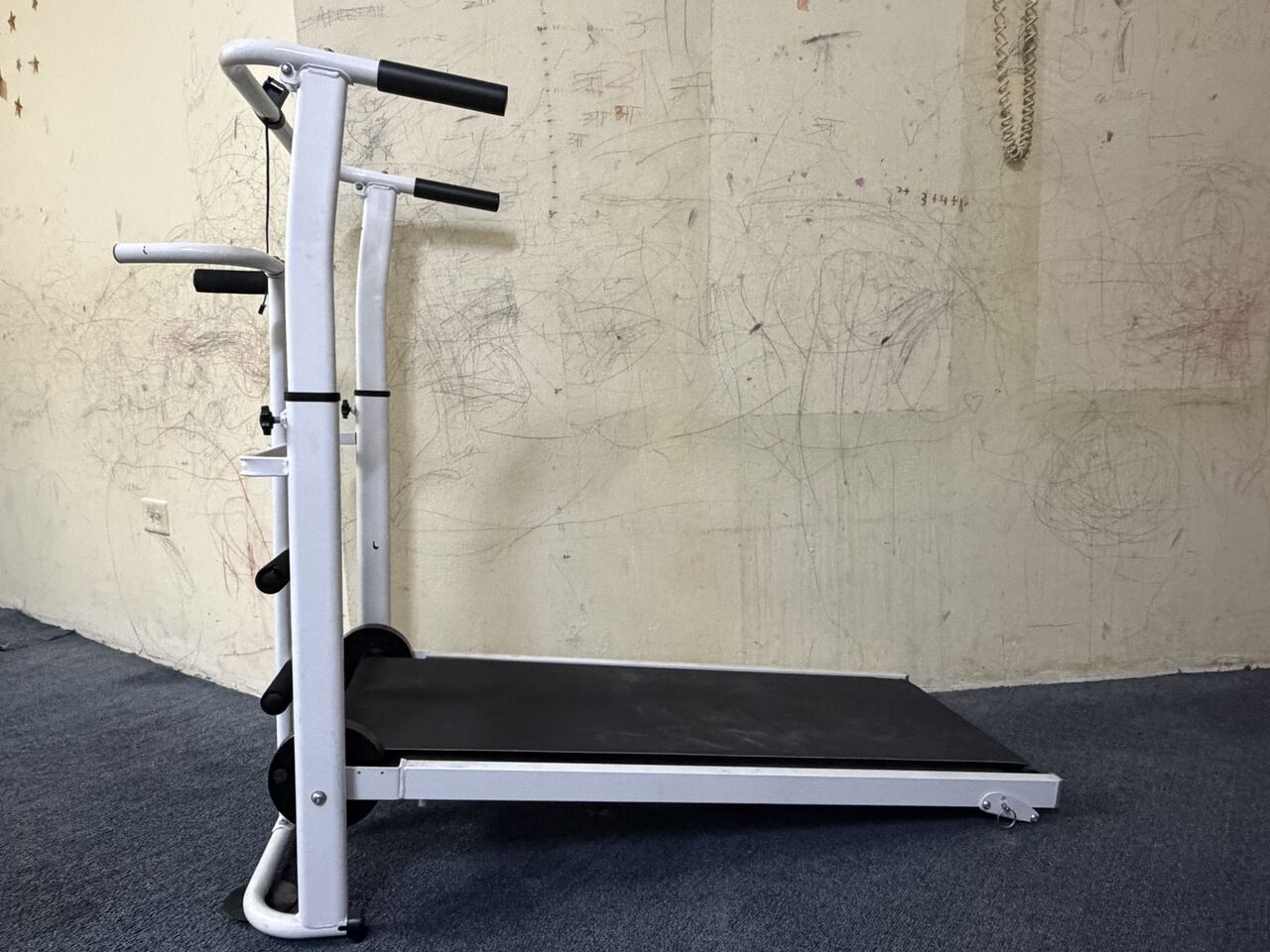 Khobar, Health & Beauty Items, SAR 80,  Manual Treadmill