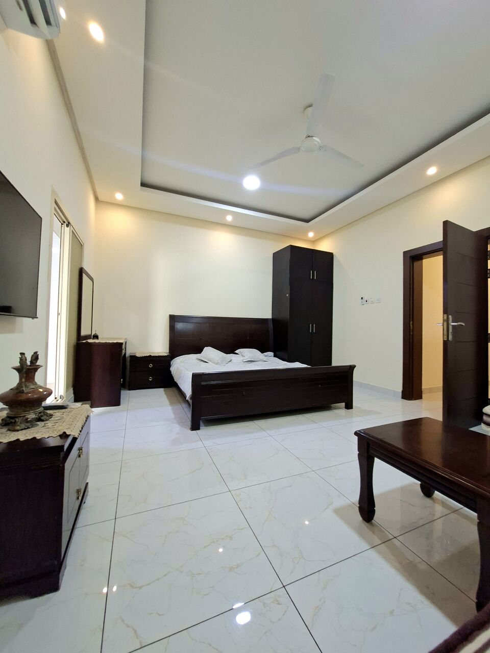 Tubli, Apartments, Flats, Houses & Villas, BHD 190/month,  Furnished,  Studio,  Fully Furnished Studio With Unlimited Ewa In Tubli,Parking,Neat & Clean Flat @ 35547951
