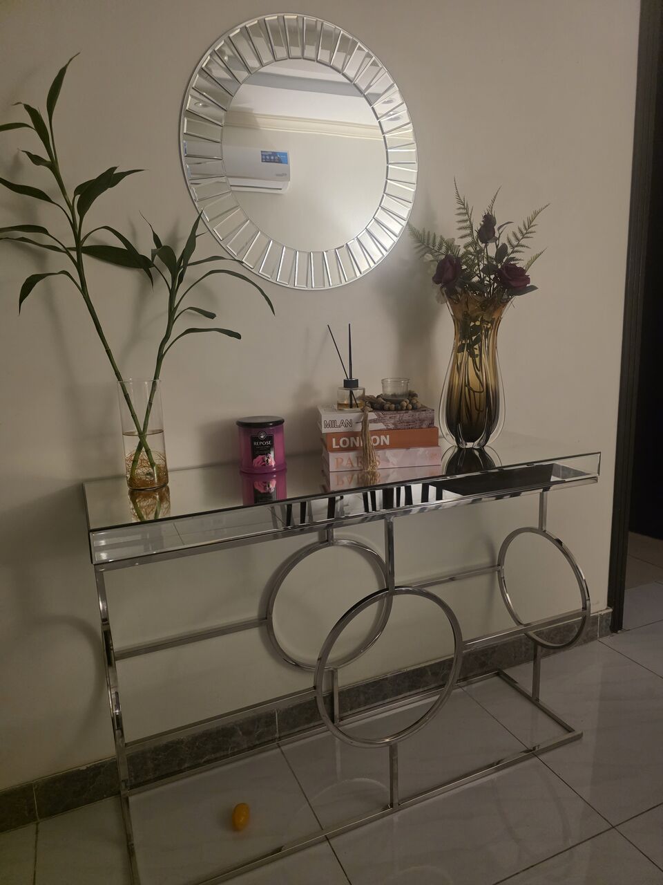 Jeddah, Furniture, SAR 600,  Entrance Console With Mirror In Good Condition