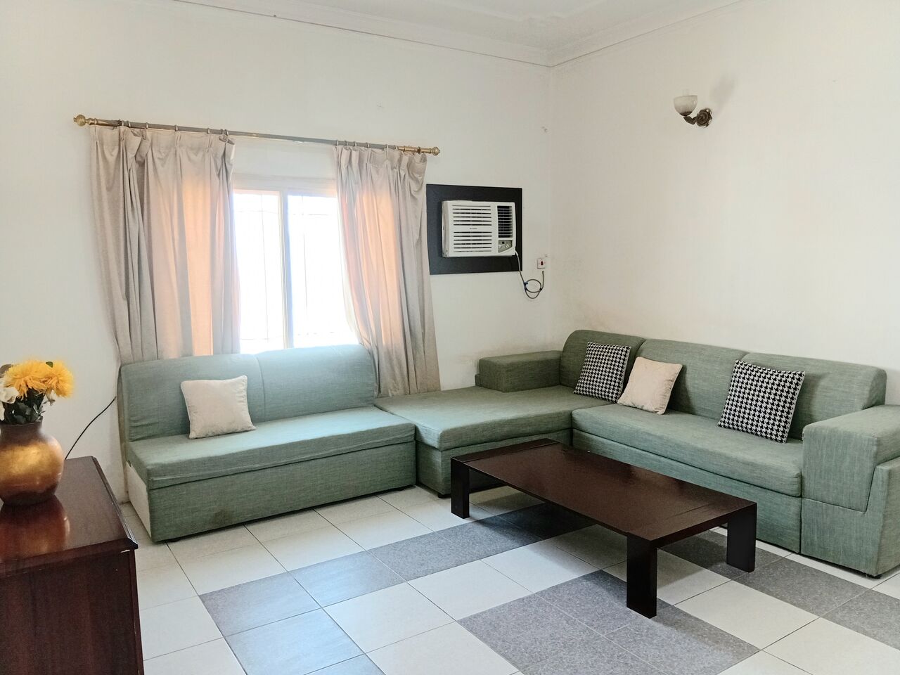 Mahooz, Apartments, Flats, Houses & Villas, BHD 260/month,  2 BR,  Fully-furnished | Mahooz | Balcony | Parking | Security | Maintenance | EWA Limit BD30