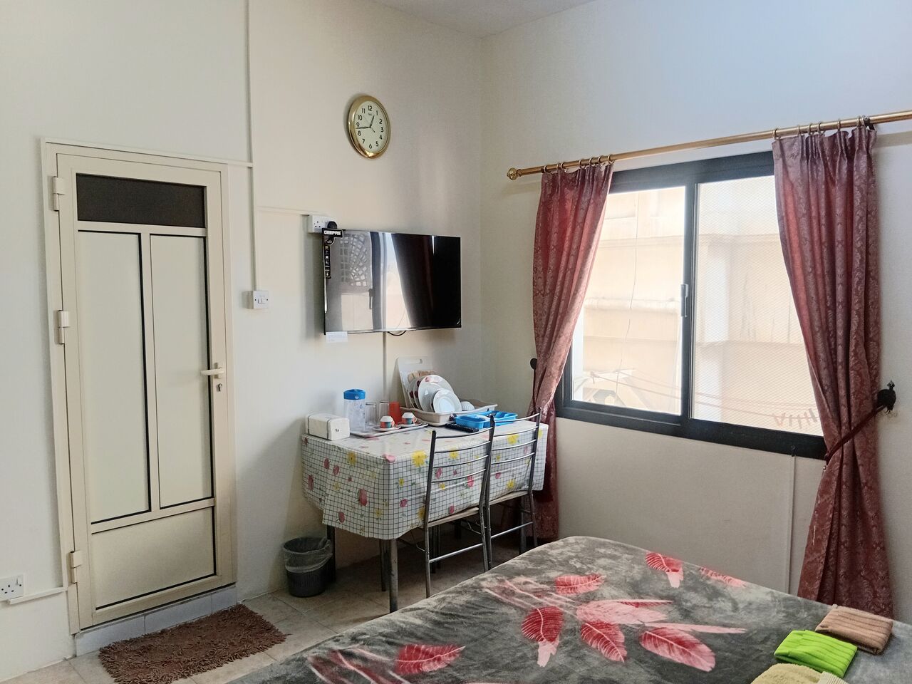 Mahooz, Apartments, Flats, Houses & Villas, BHD 175/month,  Furnished,  Studio,  Fully-furnished | Prime Location | Mohhoz | Split AC | Security | BD 40 EWA Limit