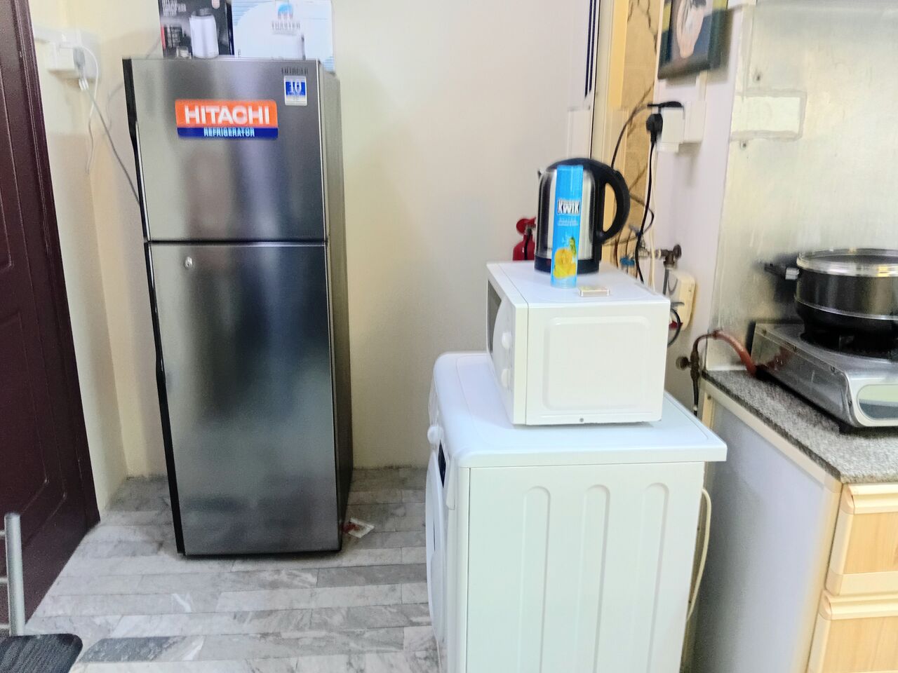 Mahooz, Apartments, Flats, Houses & Villas, BHD 175/month,  Furnished,  Studio,  Fully-furnished | Prime Location | Mohhoz | Split AC | Security | BD 40 EWA Limit