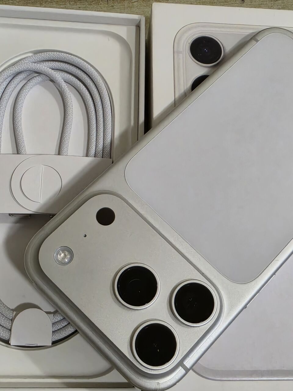 Dammam, Mobile Phones, SAR 3900,  IPhone 17 Pro