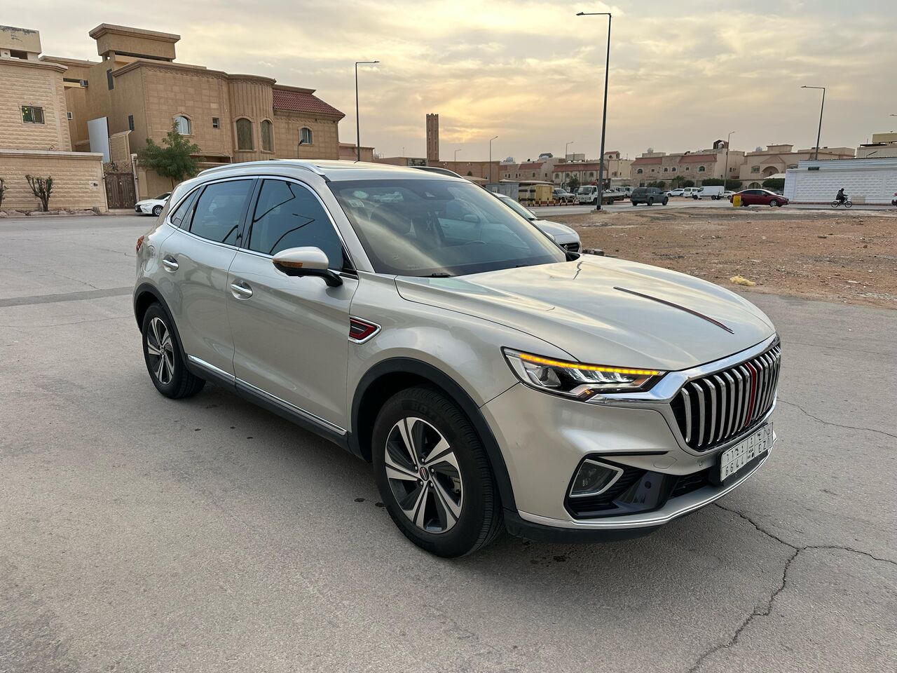 Riyadh, Vehicles, Cars & Trucks , SAR 58000,  Hongqi HS5 40 TD Turbo Charged Fully Loaded,  2021,  Automatic,  202000 KM,    With Panorama Sunroof N AWD For Sales
