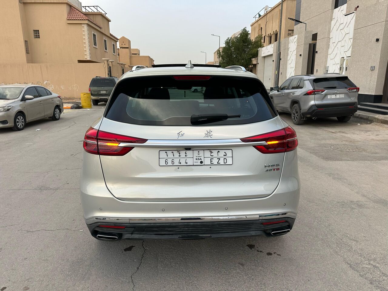 Riyadh, Vehicles, Cars & Trucks , SAR 58000,  Hongqi HS5 40 TD Turbo Charged Fully Loaded,  2021,  Automatic,  202000 KM,    With Panorama Sunroof N AWD For Sales