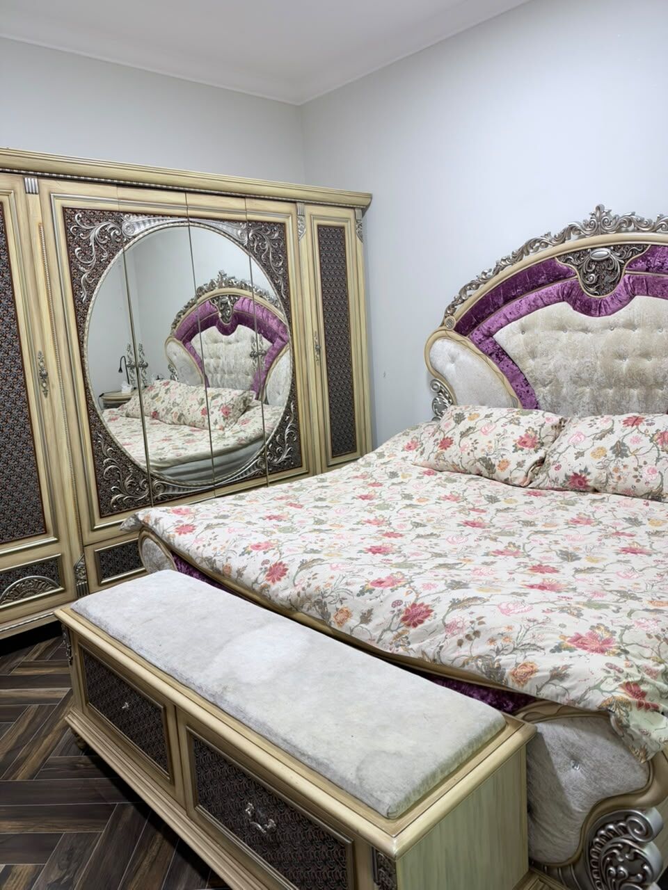 Riyadh, Furniture, SAR 1100,  Luxury King-Size Bedroom For Sale &ndash; Excellent Condition