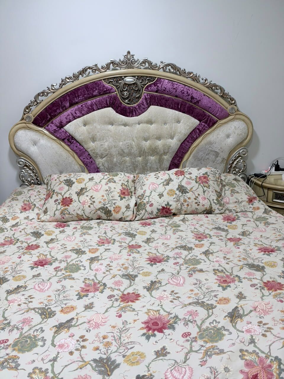 Riyadh, Furniture, SAR 1100,  Luxury King-Size Bedroom For Sale &ndash; Excellent Condition