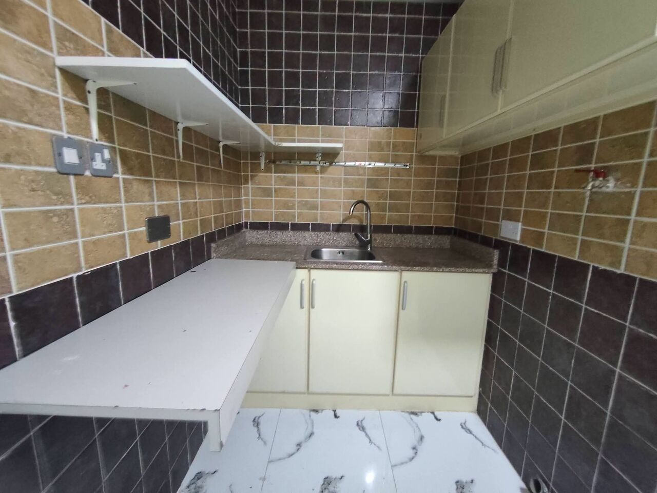 Manama, Apartments, Flats, Houses & Villas, BHD 130/year,  1 BR,  Ras Ruman:- Studio Flat On Rent With Unlimited Ewa..