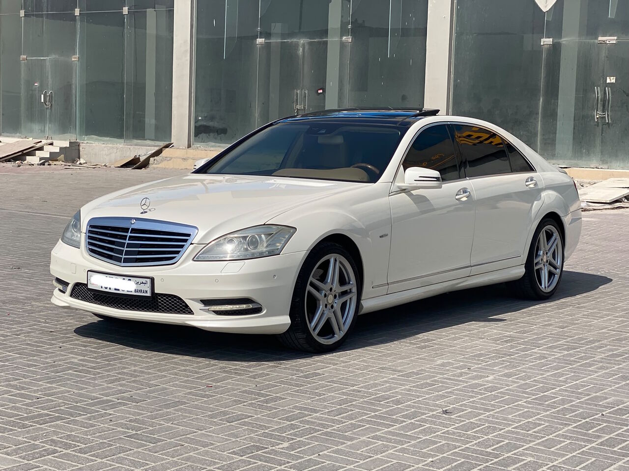 Manama, Vehicles, Cars & Trucks , BHD 5900,  Mercedes Benz S-350L,  2012,  Automatic,  204000 KM,    (White)