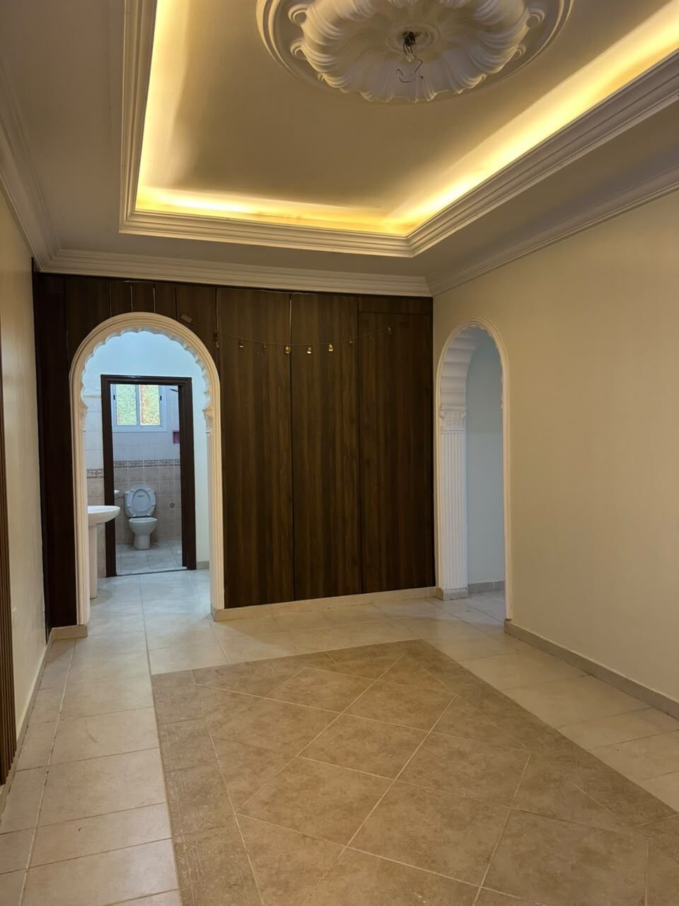 Al Safa, Apartments, Flats, Houses & Villas, 3 BR,  Spacious 3-Bedroom Family Apartment For Rent Near Tahlia Street, Jeddah