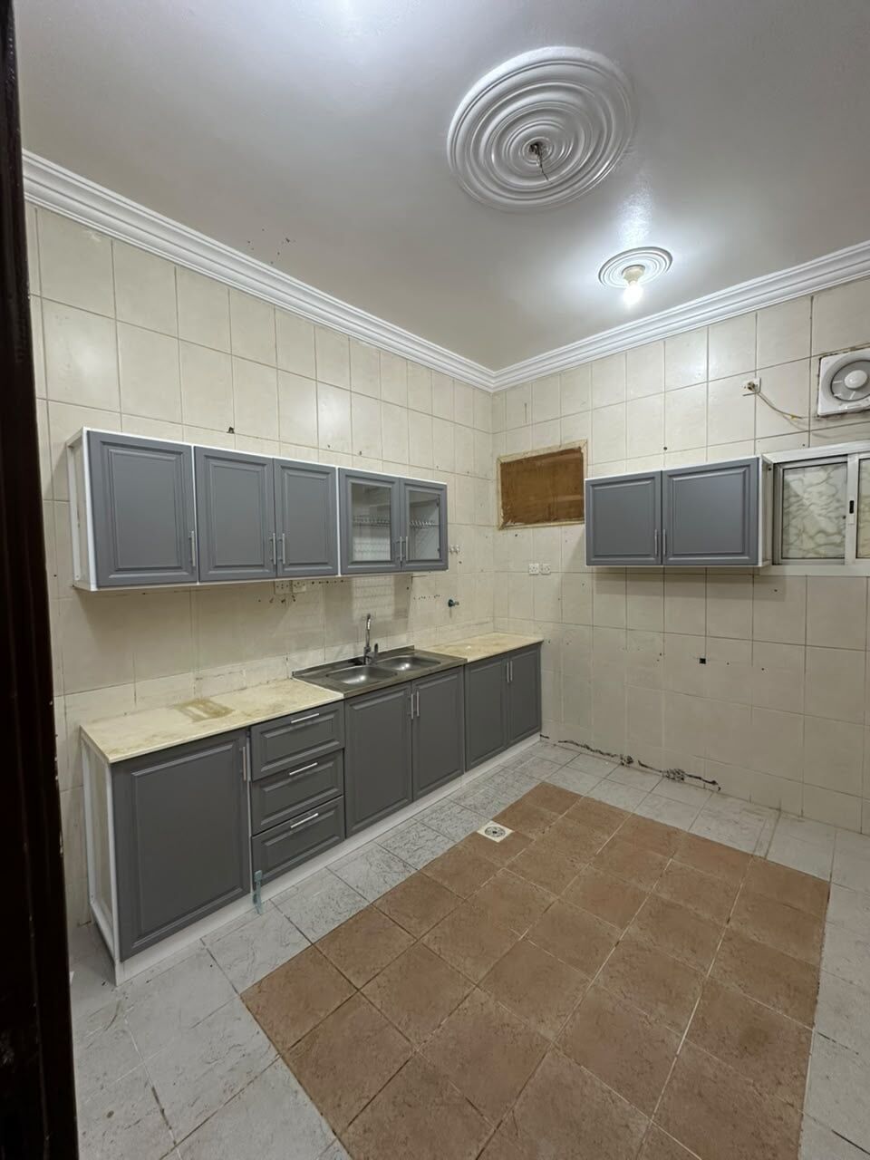 Al Safa, Apartments, Flats, Houses & Villas, 3 BR,  Spacious 3-Bedroom Family Apartment For Rent Near Tahlia Street, Jeddah