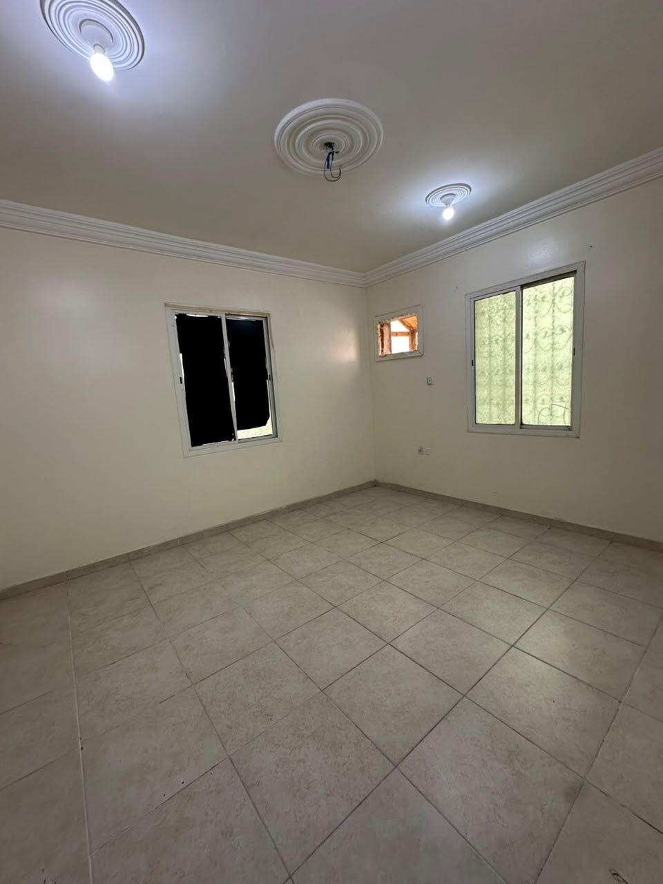 Al Safa, Apartments, Flats, Houses & Villas, 3 BR,  Spacious 3-Bedroom Family Apartment For Rent Near Tahlia Street, Jeddah