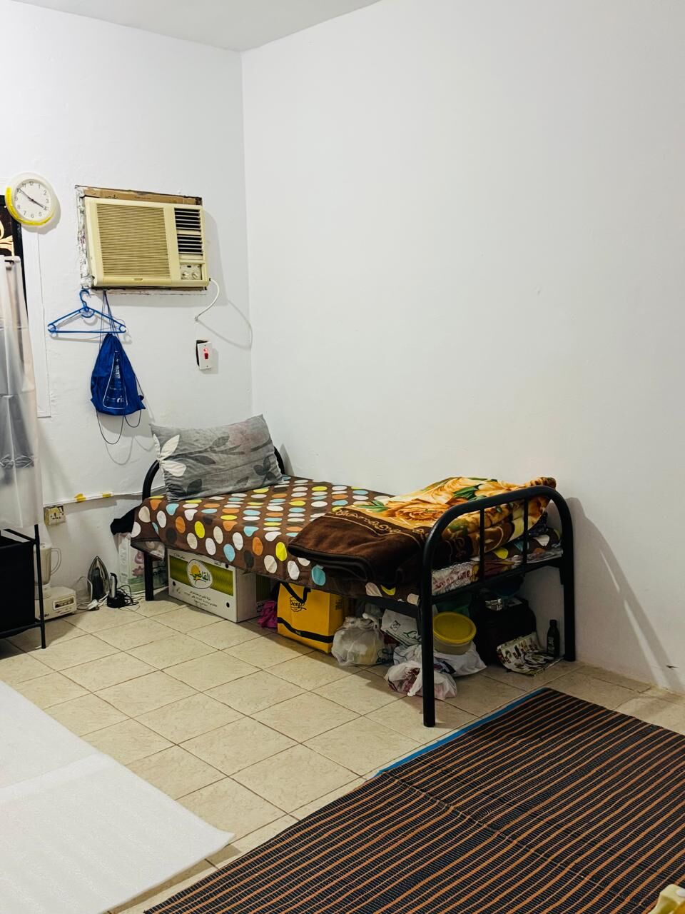 Jeddah, Bedspace For Rent, SAR 1800/month,  110113 Sq. Feet,  Furnished Room With Separate Entrance (Kitchen & Bath)