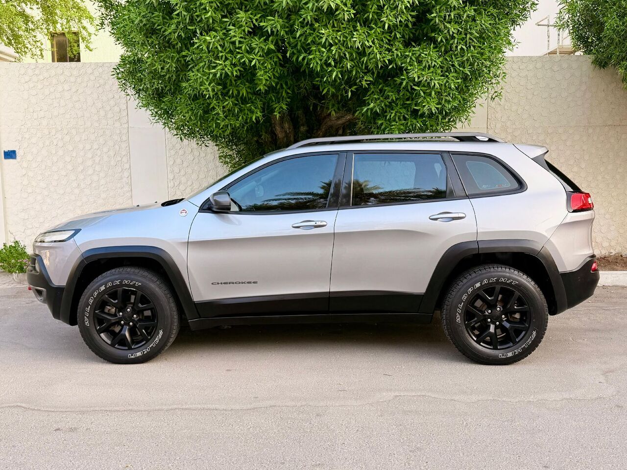 Manama, Vehicles, Cars & Trucks , BHD 1,  Jeep Cherokee Trailhawk,  2015,  Automatic,  110000 KM,   FOR SALE