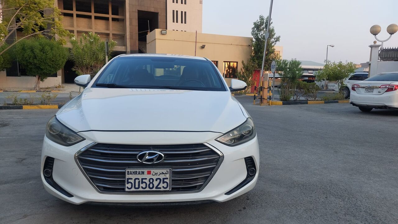 Manama, Vehicles, Cars & Trucks , BHD 2500,  Hyundai Elantra 2.0 L Full Automattic Very Good Condatrion,  2017,  Automatic,  280000 KM,  Hyundai Elantra 2.0 L Full Automattic Very Good Condation
