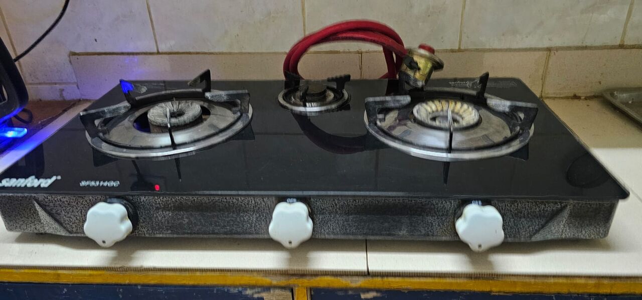 Al Malaz, Appliances, SAR 375,  Gas Stove With Auto Ignition, Regulator & Gas Cylinder