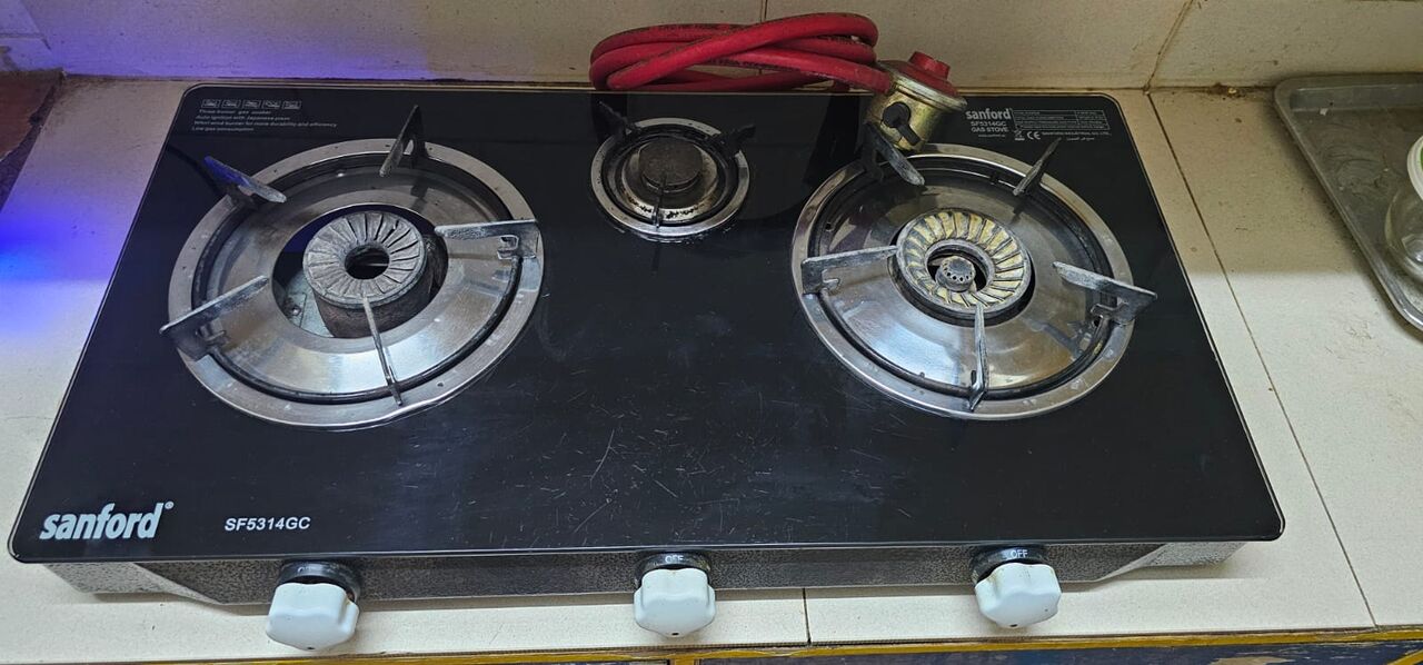 Al Malaz, Appliances, SAR 375,  Gas Stove With Auto Ignition, Regulator & Gas Cylinder