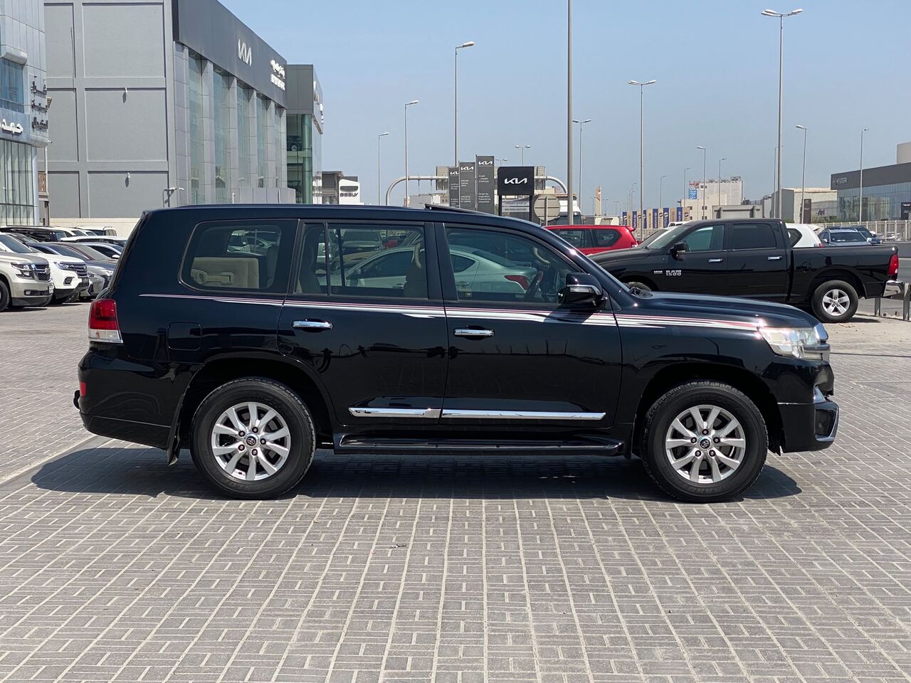 Manama, Vehicles, Cars & Trucks , BHD 14950,  Toyota Land Cruiser GXR,  2018,  Automatic,  253750 KM,    (Black)