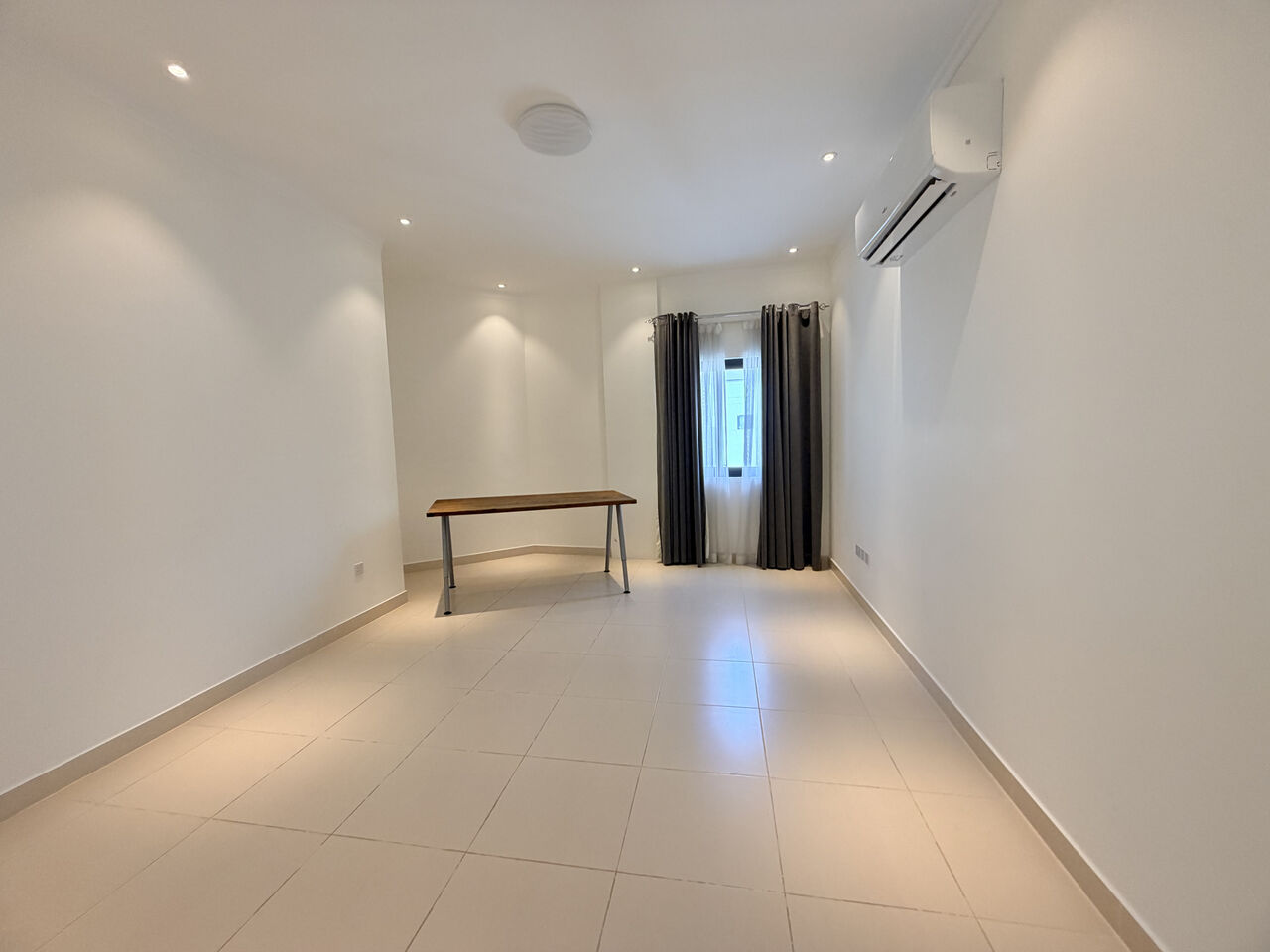 Saar, Apartments, Flats, Houses & Villas, BHD 300/month,  2 BR,  120 Sq. Meter,  Modern Semi-furnished 2BR Apartment In Saar | EWA & Internet Included