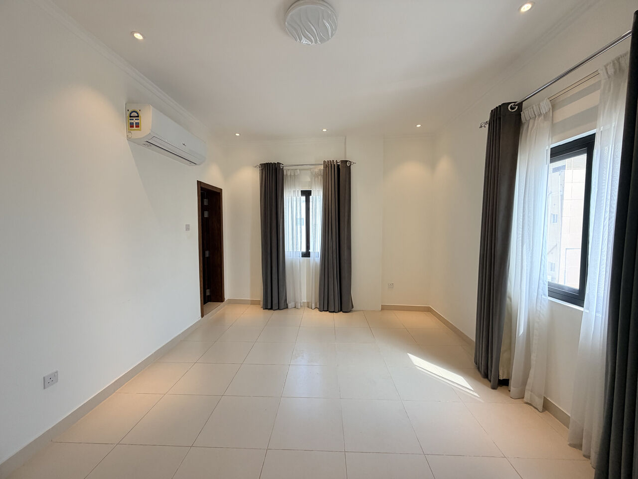 Saar, Apartments, Flats, Houses & Villas, BHD 300/month,  2 BR,  120 Sq. Meter,  Modern Semi-furnished 2BR Apartment In Saar | EWA & Internet Included
