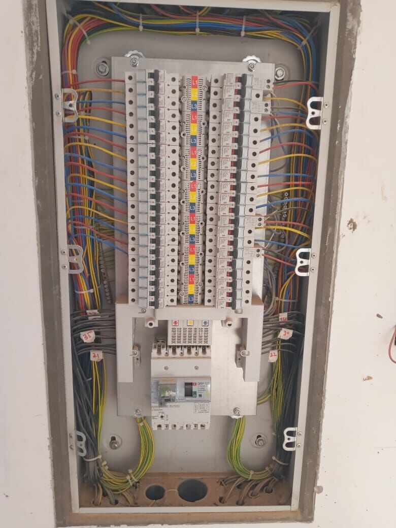 Dammam, Jobs, Electrician