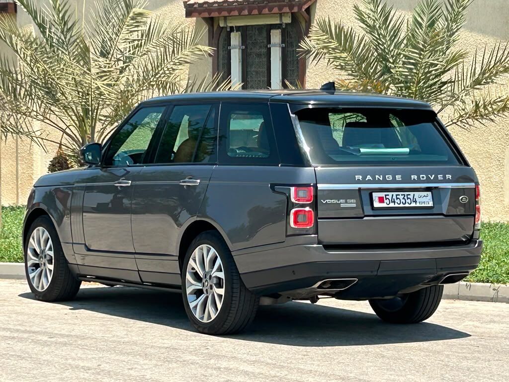 Riffa, Vehicles, Cars & Trucks , BHD 18400,  Land Rover Range Rover,  2018,  100000 KM,  RANGE ROVER VOGUE SUPERCHARGED  FOR SALE