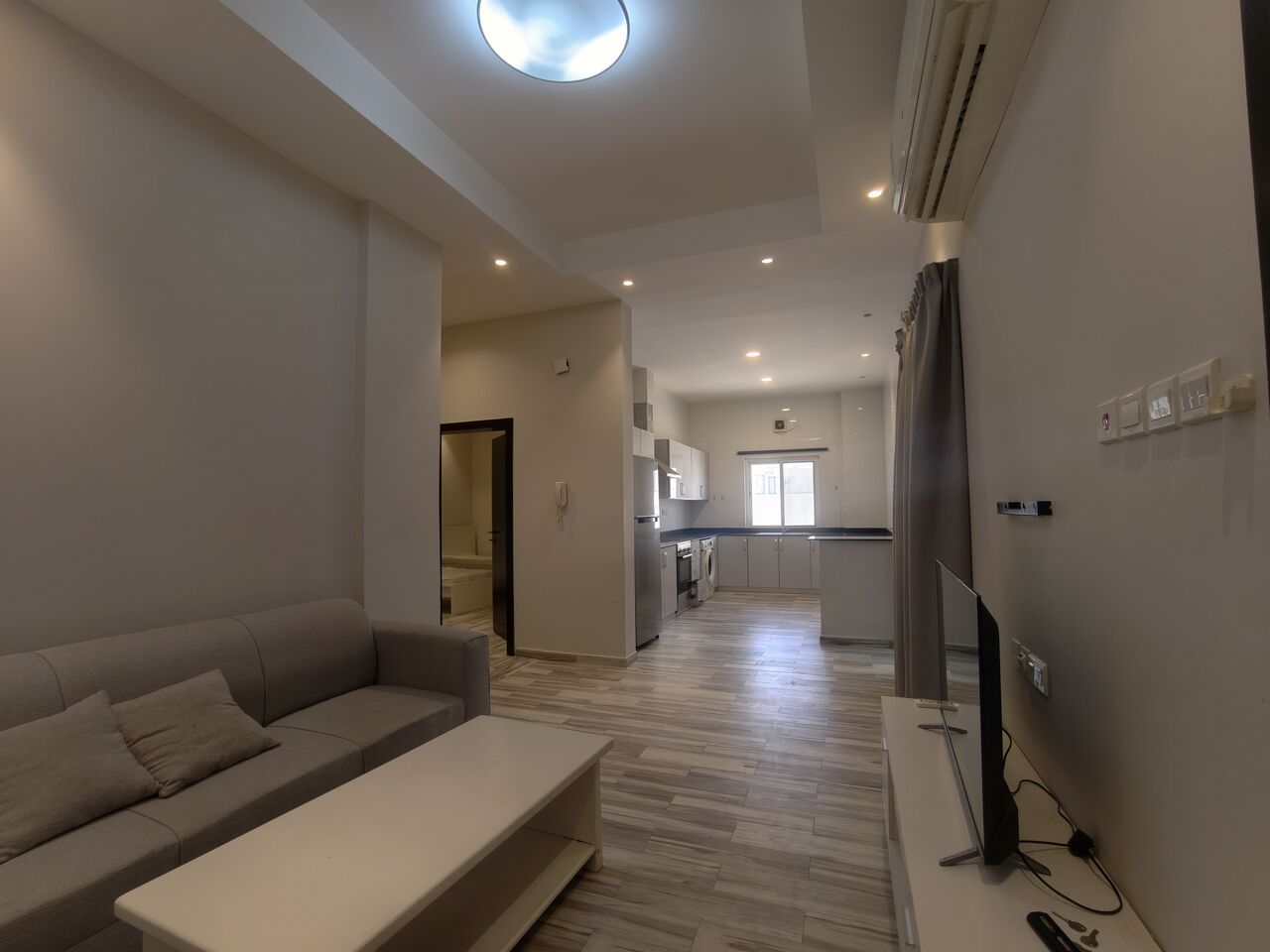 Juffair, Apartments, Flats, Houses & Villas, BHD 300/month,  2 BR,  Fully Furnished 2 Bedroom Apartment For Rent In Juffair