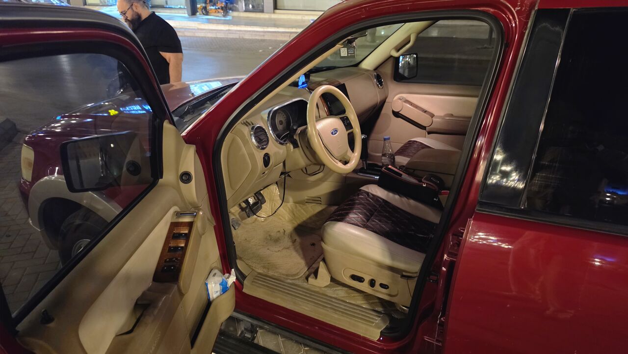 Riyadh, Vehicles, Cars & Trucks , SAR 22500,  Ford Explorer Sport,  2009,  Automatic,  222000 KM,  Ford Explorer  Eddie Bauer