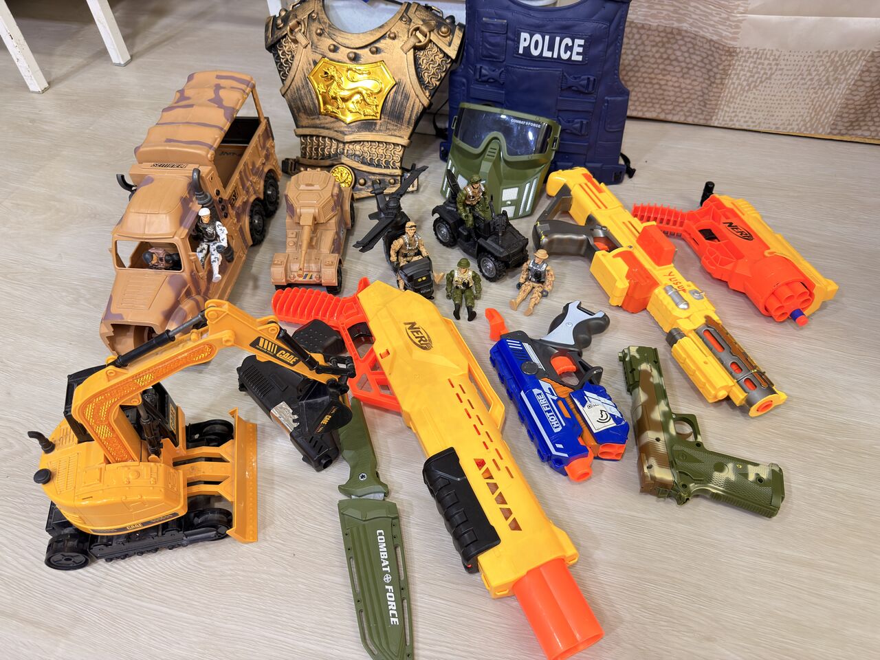 Hoora, Toys & Games, BHD 5,  Gun And Car Toys