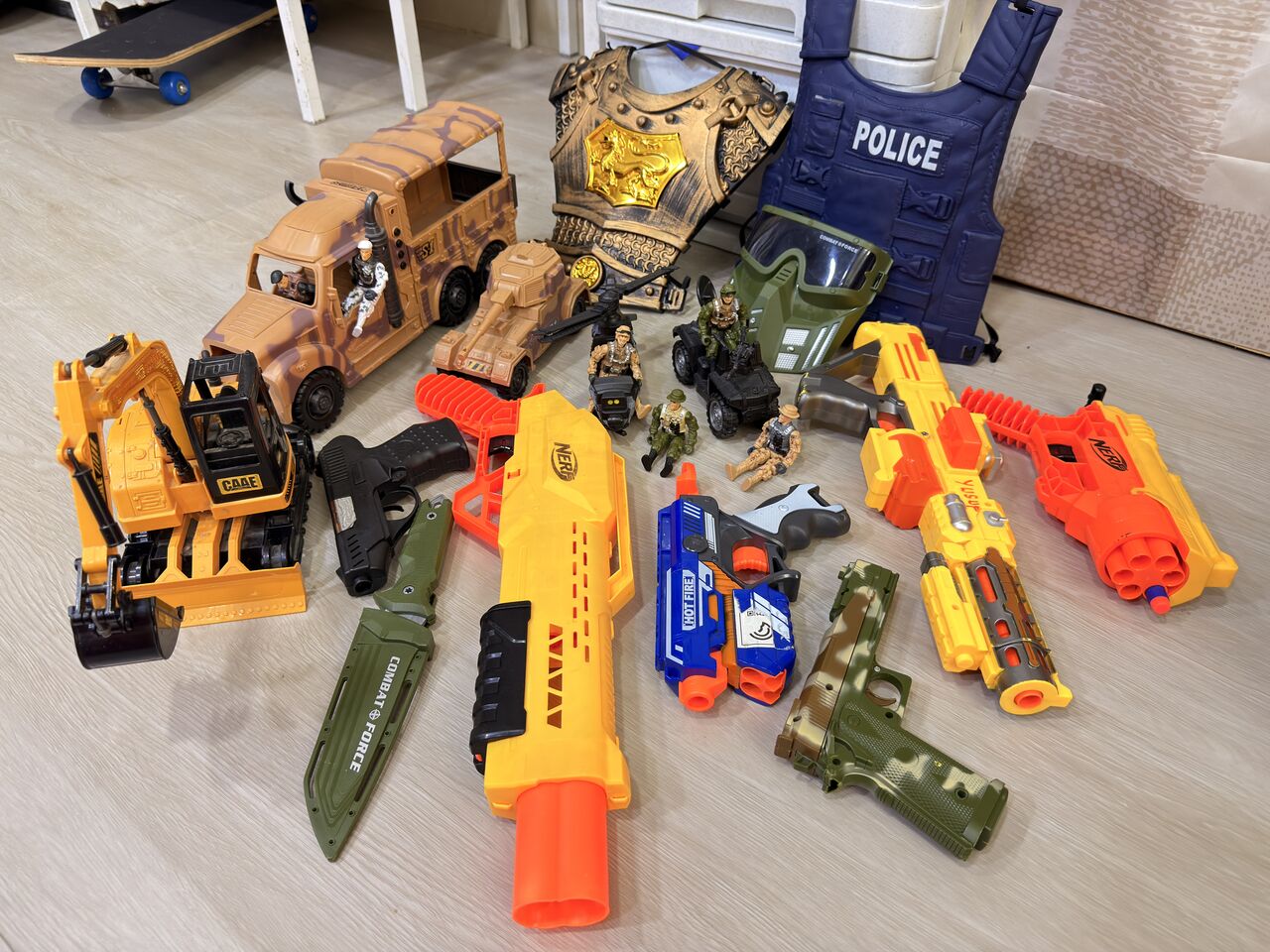 Hoora, Toys & Games, BHD 5,  Gun And Car Toys