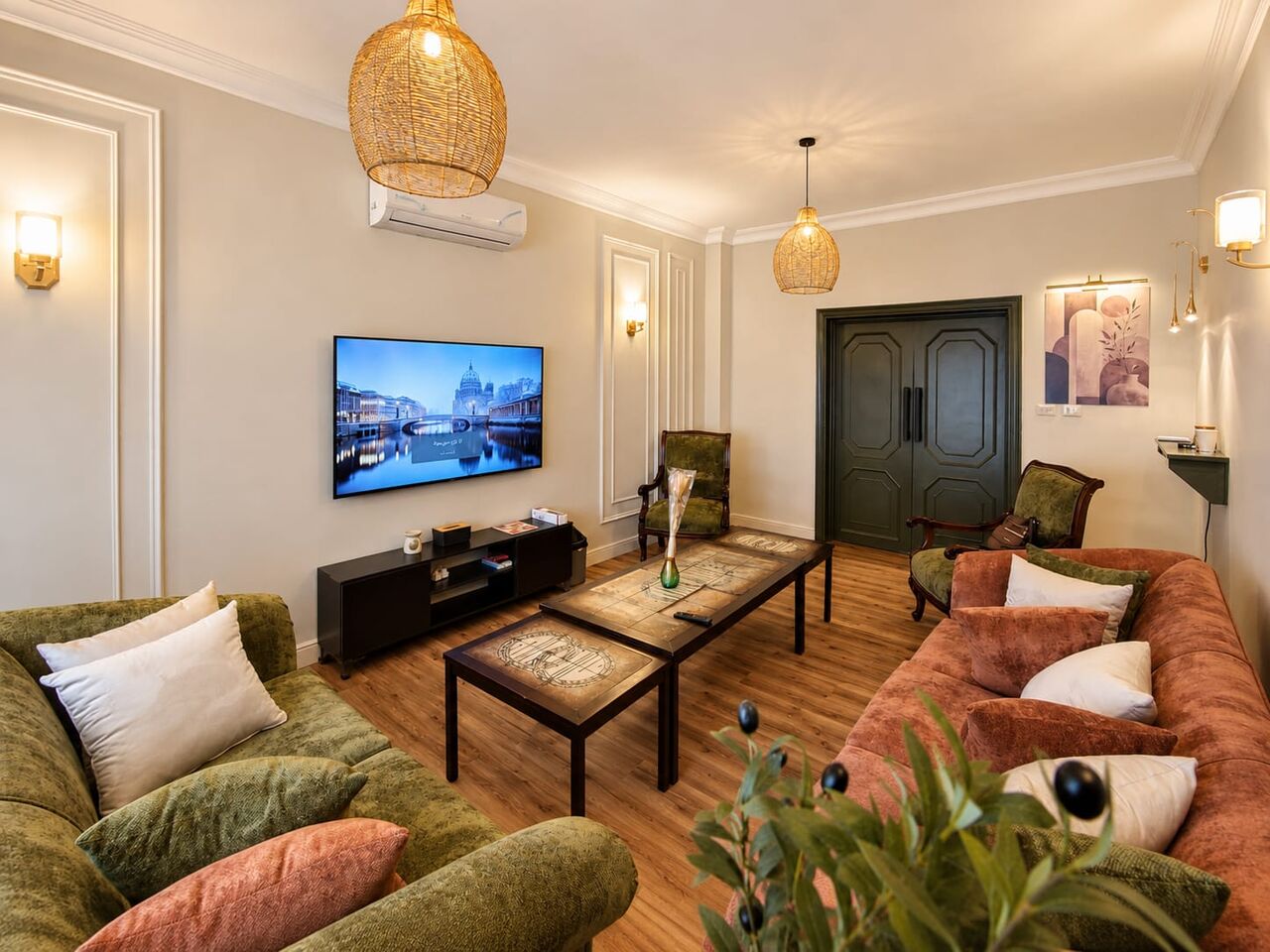 Amman, Apartments, Flats, Houses & Villas, JOD 20/year,  Furnished,  4 BR,  211 Sq. Meter,  Apartment For Rent  In Umm Uthayna