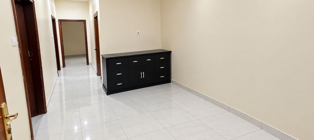 West Riffa, Apartments, Flats, Houses & Villas, BHD 150/month,  2 BR,  For Rent: Unfurnished Apartment In West Riffa.