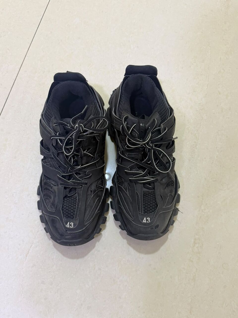 Jubail, Clothing & Accessories, SAR 300,  Balenciaga Black Sneakers - Size 43 | Good Condition