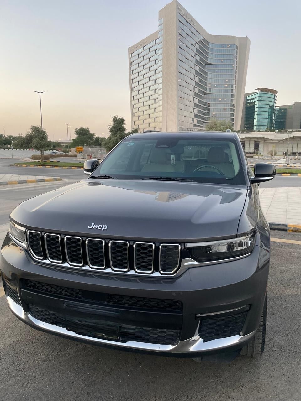Riyadh, Vehicles, Cars & Trucks , SAR 145000,  Jeep Grand Cherokee L 2022 Limited &ndash; Full Option,  2022,  Automatic,  30600 KM,