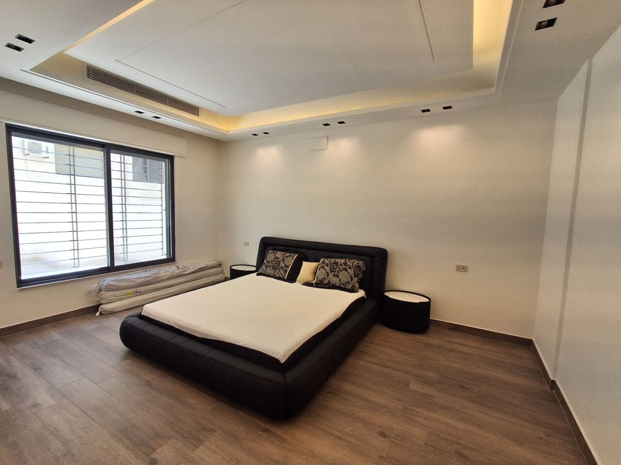 Amman, Apartments, Flats, Houses & Villas, JOD 42/year,  Furnished,  235 Sq. Meter,  Apartment For Rent In Al-Sweifieh