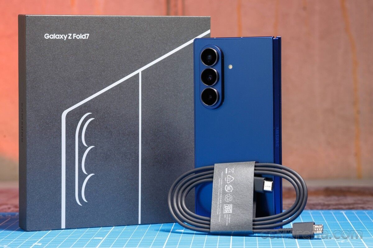 Hoora, Mobile Phones, BHD 485,  Samsung Zfold 7 16/1 TB ( 1000 GB) Blue Shadow New Condition Box With Accessories