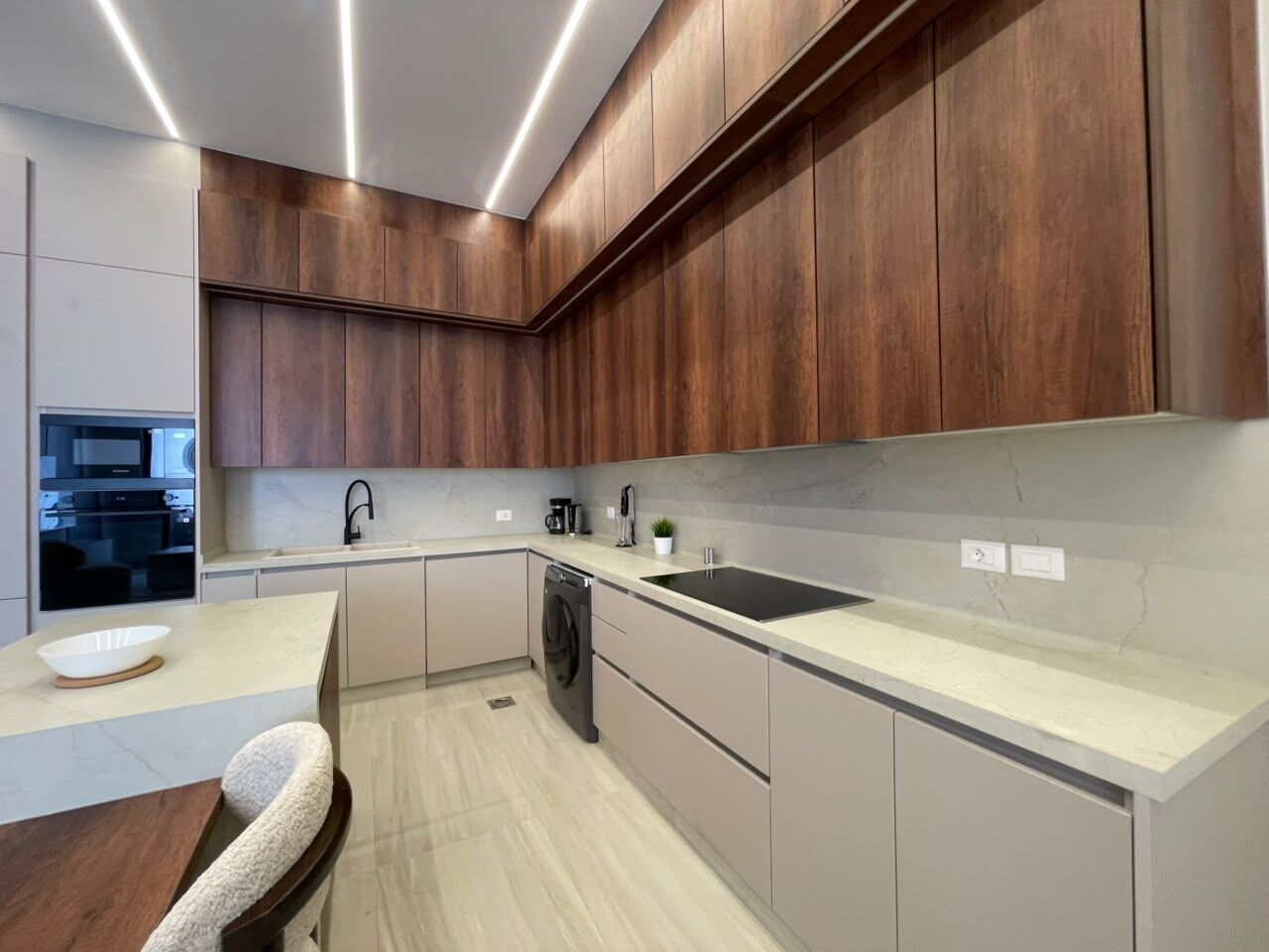 Abdoun, Apartments, Flats, Houses & Villas, JOD 19000/year,  Furnished,  3 BR,  120 Sq. Meter,  Ground Floor Apartment For Rent