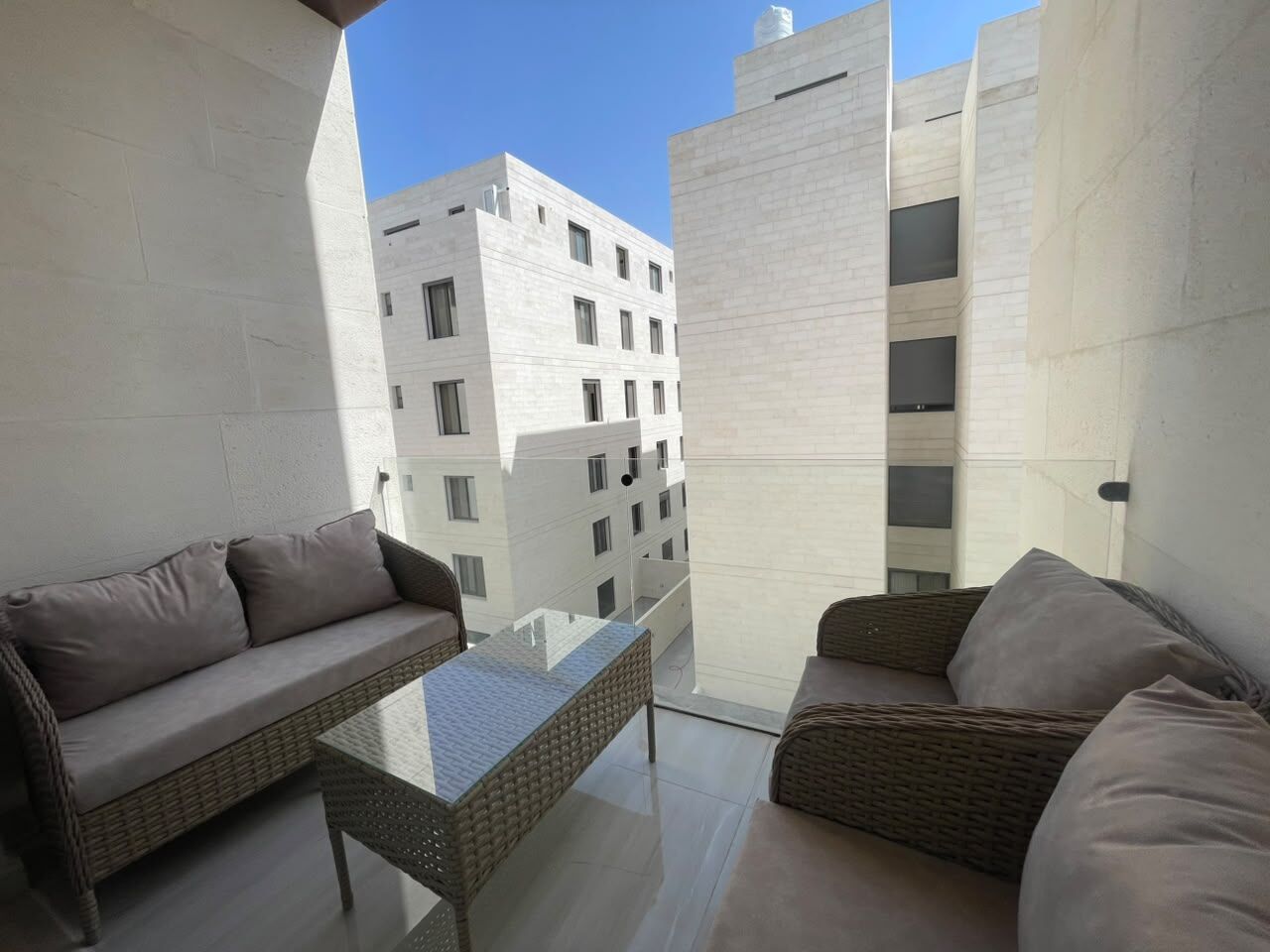 Abdoun, Apartments, Flats, Houses & Villas, JOD 19000/year,  Furnished,  3 BR,  120 Sq. Meter,  Ground Floor Apartment For Rent