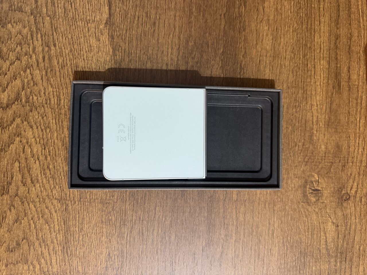 Al Malaz, Electronics, SAR 3200,  Samsung Galaxy Z Flip 7 &mdash; 256GB | Mint Color | Mint Condition