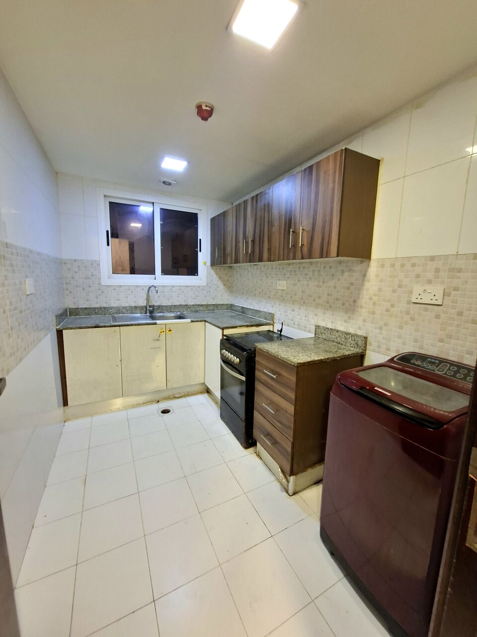 Hoora, Apartments, Flats, Houses & Villas, BHD 250/month,  Furnished,  2 BR,  Fully Furnished 2BHK With Ewa In Hoora,Parking,Lift,Neat & Clean Flat @ 35547951