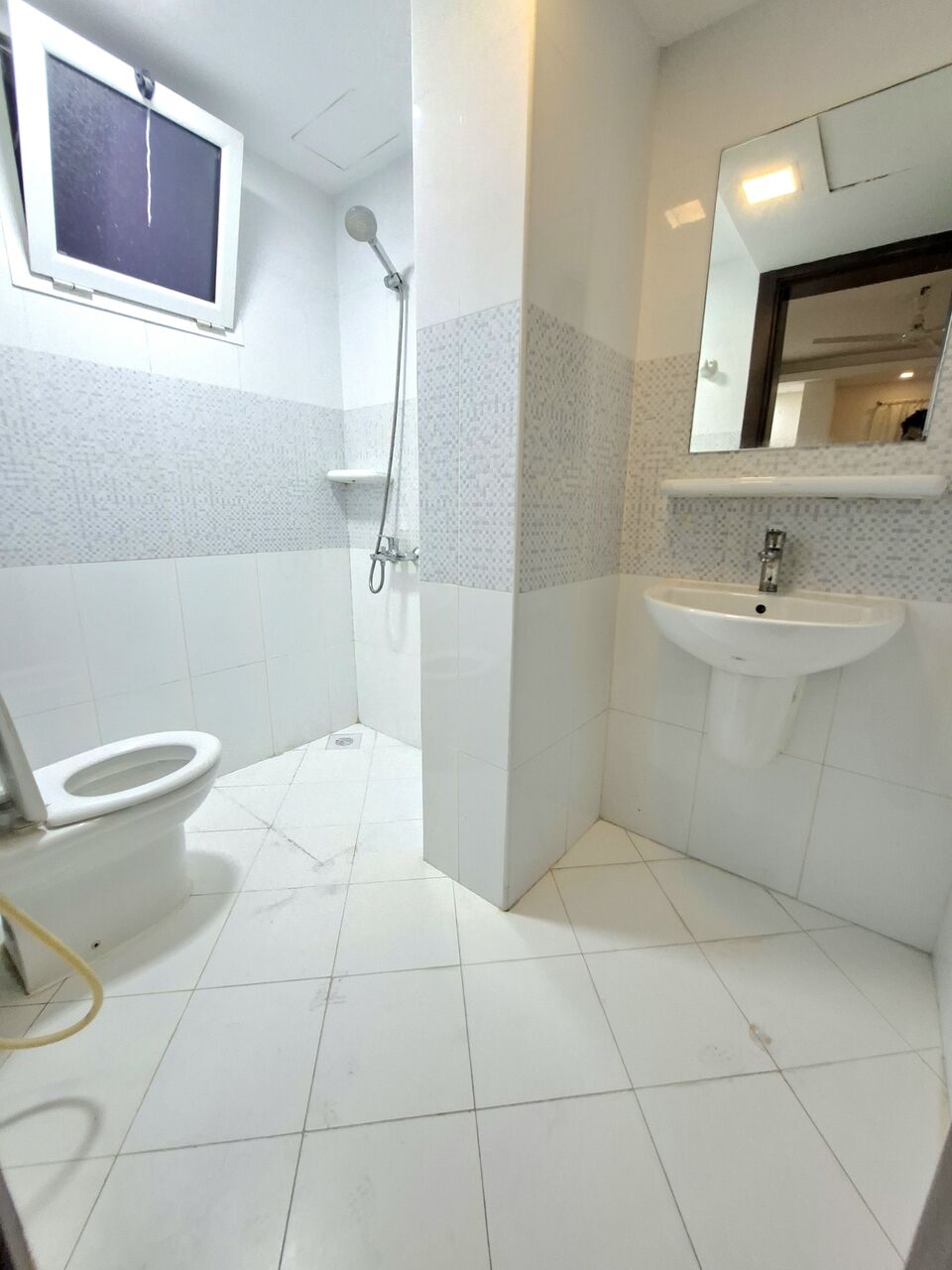 Hoora, Apartments, Flats, Houses & Villas, BHD 250/month,  Furnished,  2 BR,  Fully Furnished 2BHK With Ewa In Hoora,Parking,Lift,Neat & Clean Flat @ 35547951