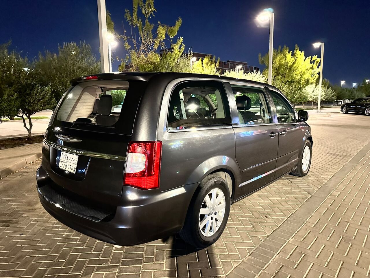 Riyadh, Vehicles, Cars & Trucks , SAR 30000,  Chrysler Grand Voyager,  2016,  Automatic,  156000 KM,    (Half Full Option) ✅ Second Owner ✅ Genuine Agency Vehicle