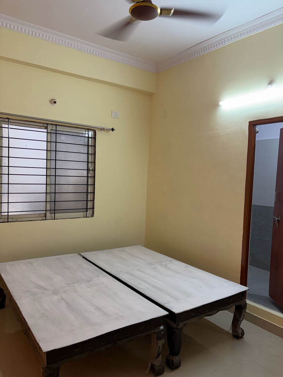 Hyderabad, Real Estate For Sale, INR 1000000,  3 BR,  Spacious 1450 Sq. Ft. Flat For Sale In Khaderbagh &ndash; Prime Location