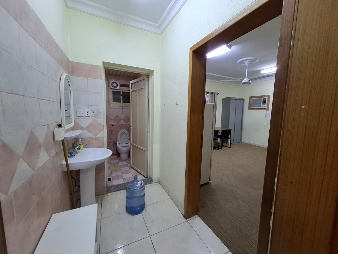 Dammam, Apartments, Flats, Houses & Villas, SAR 1150/month,  BIG ROOM WITH BATHROOM AVAILABLE FOR EXCUTUIVE BACHELOR FULLLY FURNISH