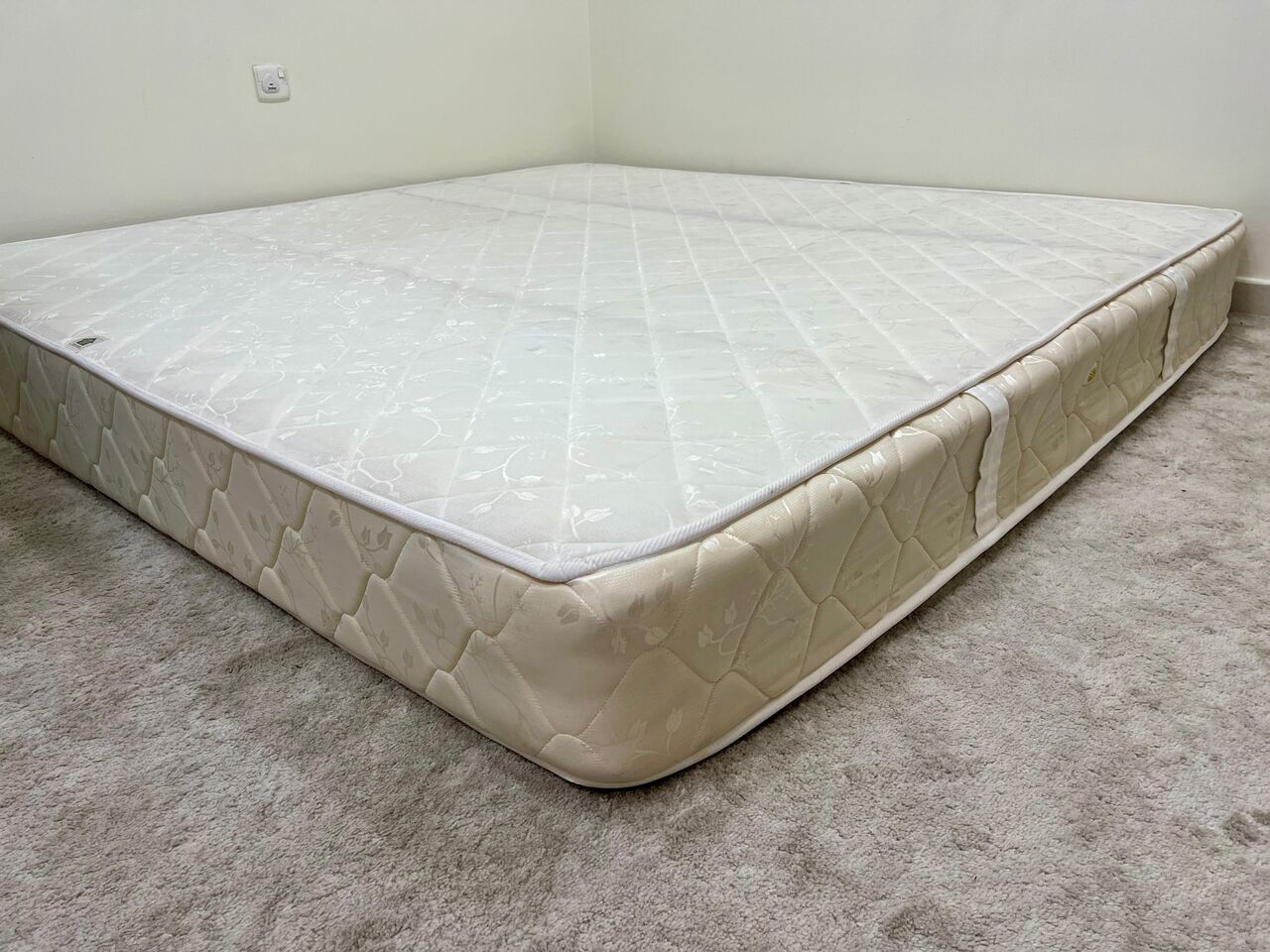 Riyadh, Furniture, SAR 450,  Mattress For Sale (Home Box) &ndash; 5 Years Warranty (Very Good Condition)