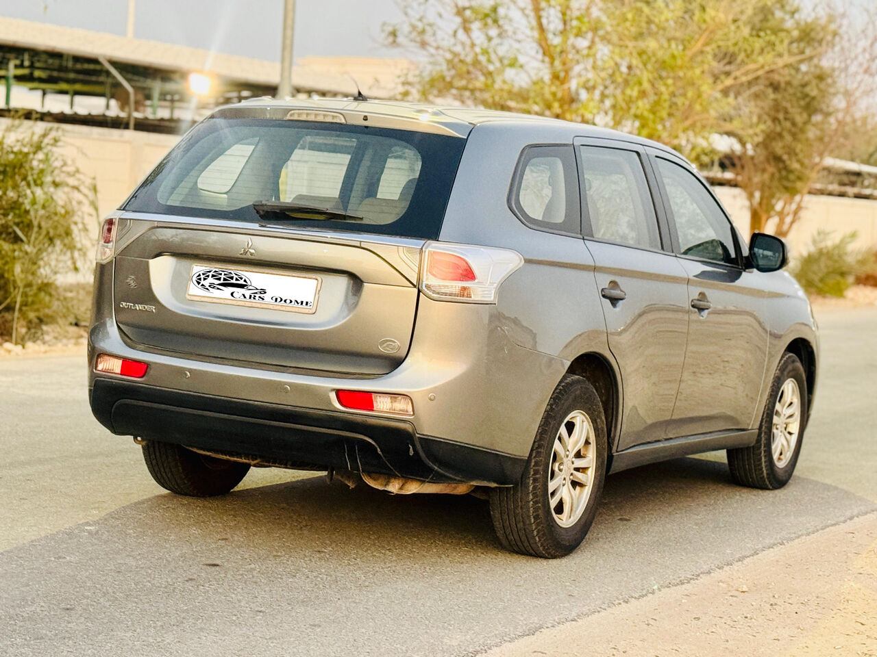 Manama, Vehicles, Cars & Trucks , BHD 2200,  Mitsubishi Outlander,  2014,  243000 KM,  2.4-4WD