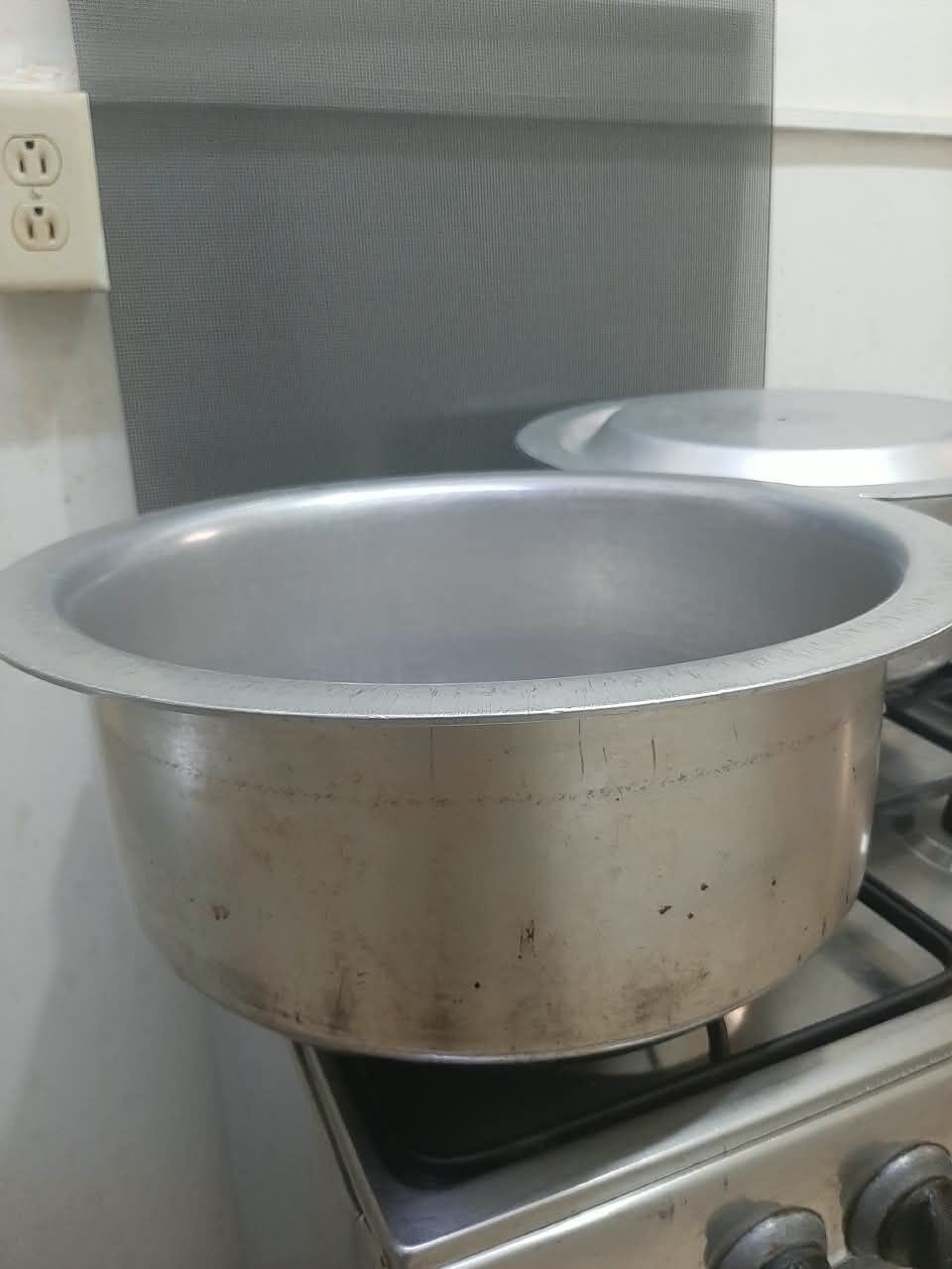 Yanbu, Household Items, SAR 40,  Big Silver Aluminum Cookware